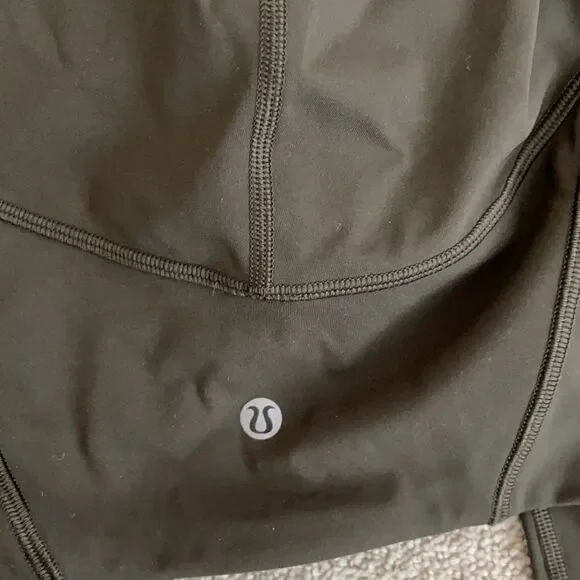 Lululemon green size 2 new legging - Picture 2 of 4